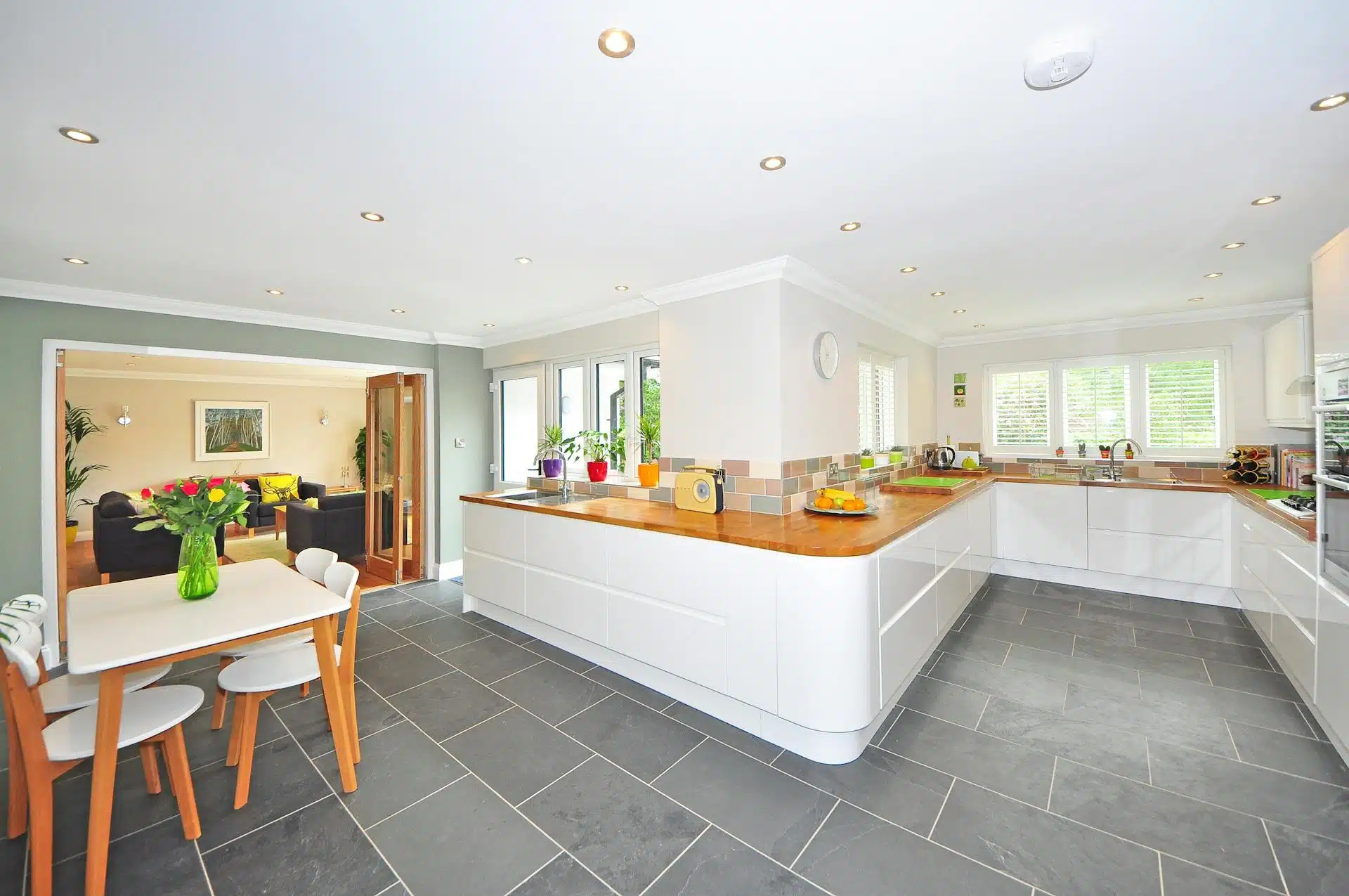 Big kitchen