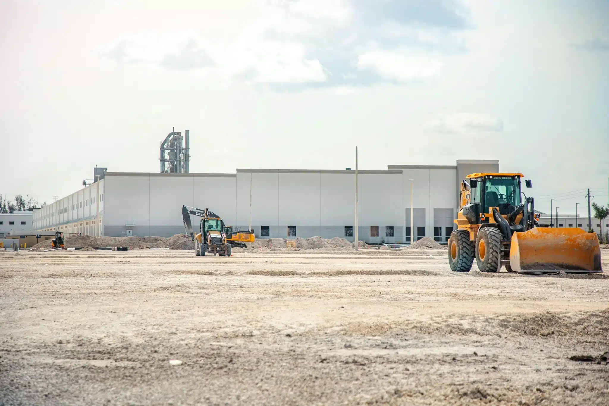 How to Choose the Right Storage Options for Your Construction Equipment