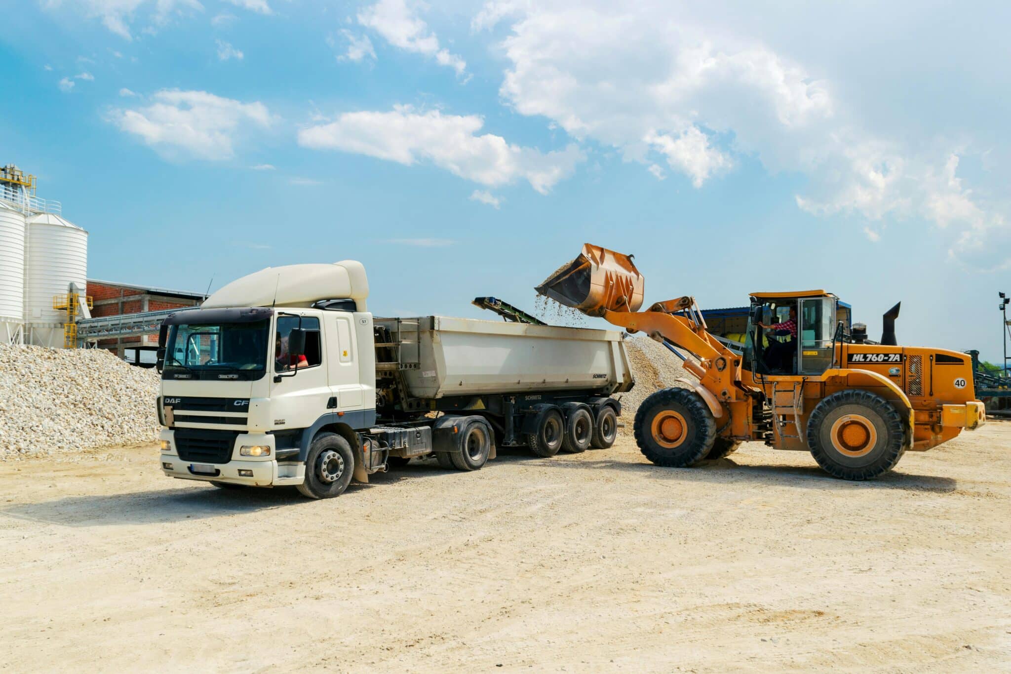 Key Considerations When Choosing Storage for Your Construction Equipment