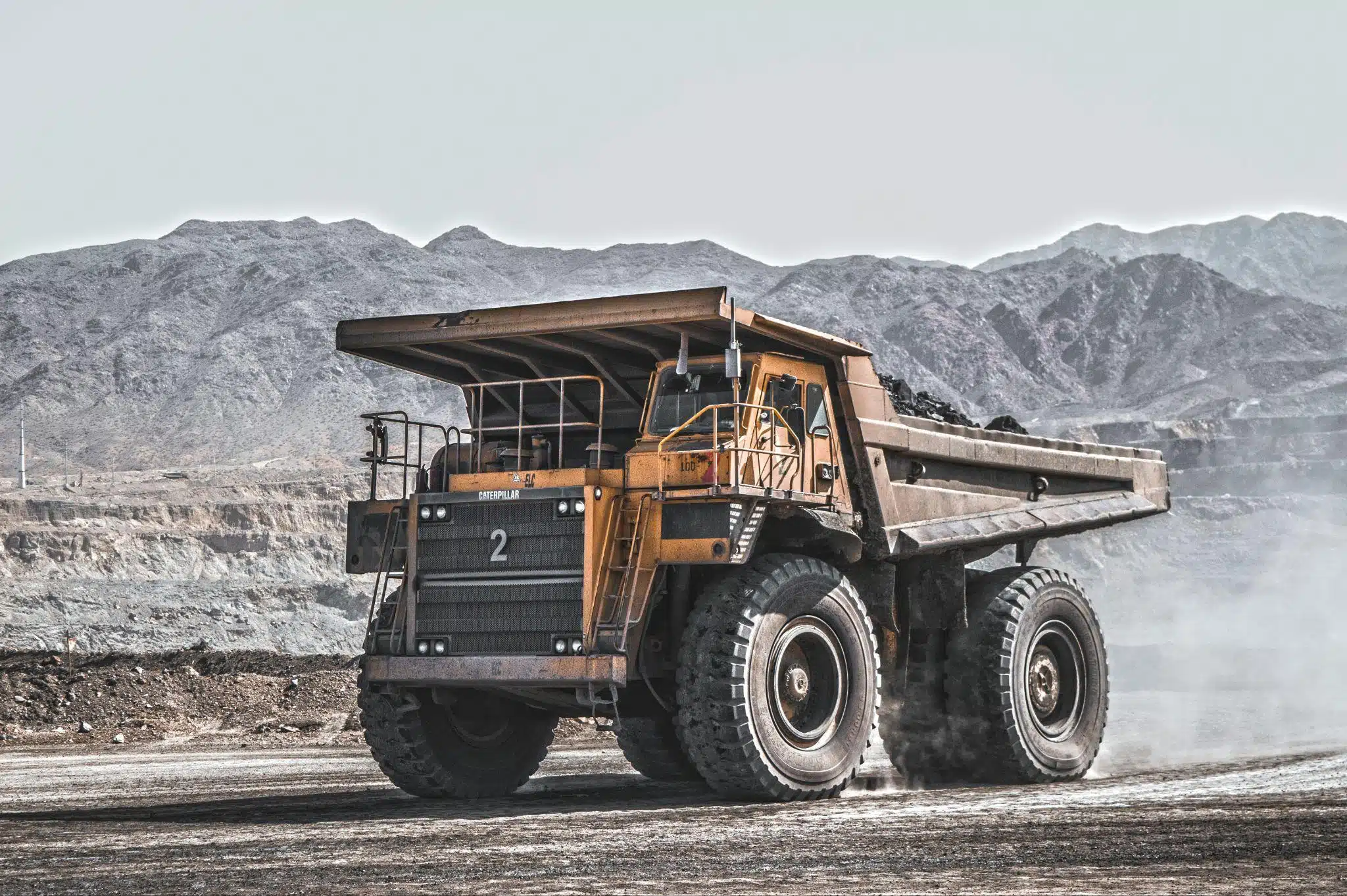 The Core Logistics Pressures Fueling Market Need for Independent Dump Truck Drivers