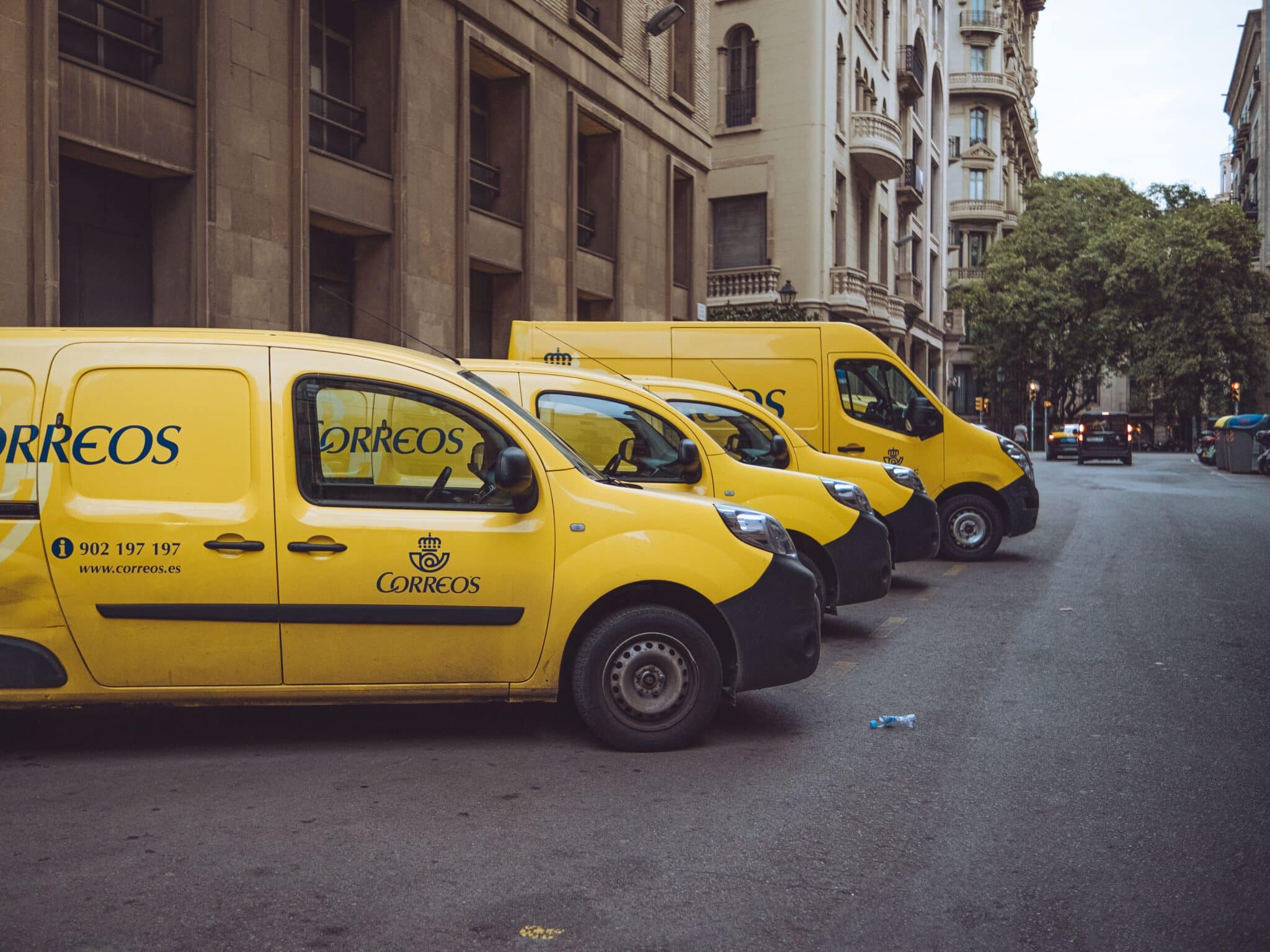 How Fleet Branding Helps Transportation Companies Stand Out